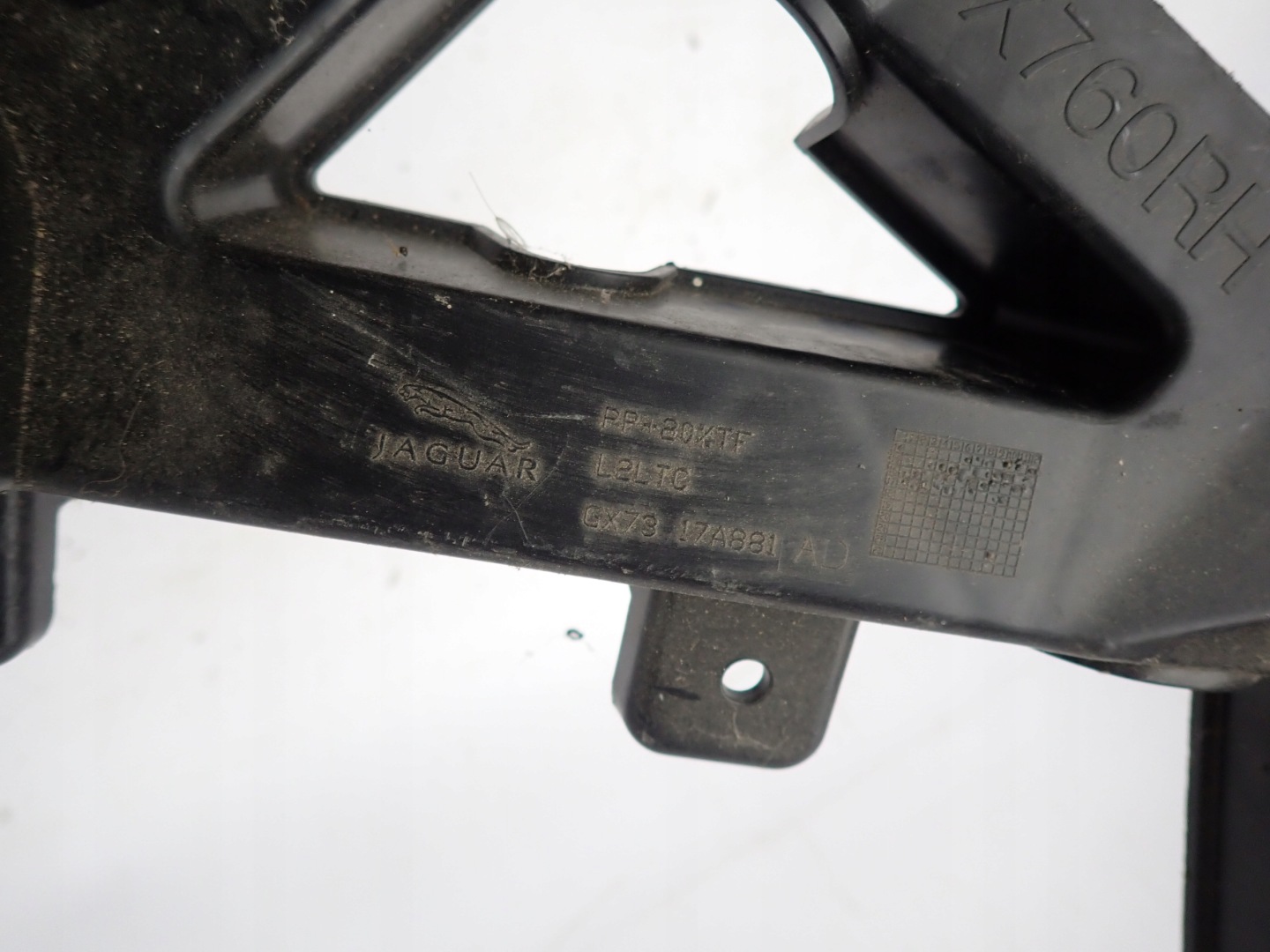 JAGUAR XE X760 Droite Support Support plaque Pare choc Arrière