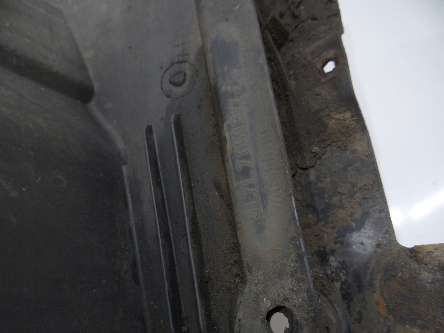mudguard left front BMW E91 M PAKIET 7059377 (17869724)