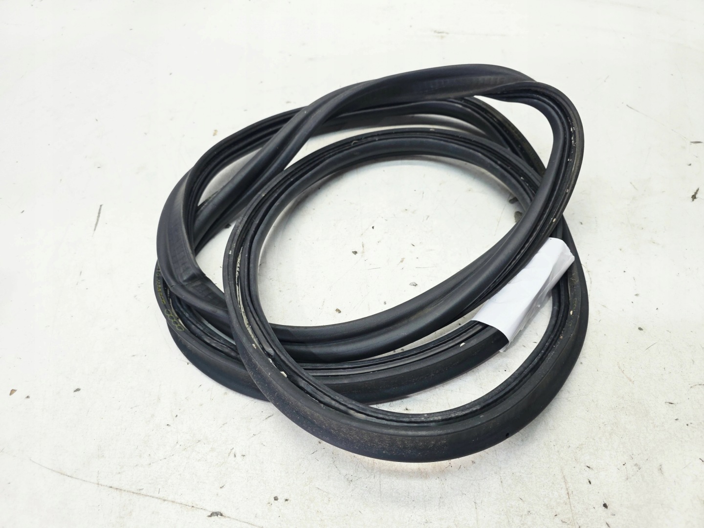 gasket bonnet boot AUDI A5 8F CABRIO 8F0827705