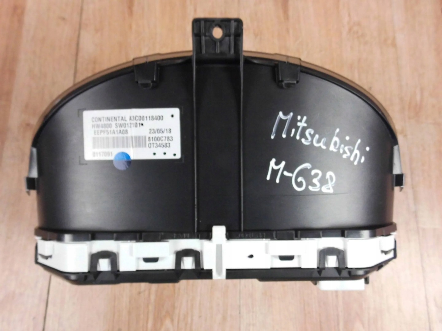 Mitsubishi Eclipse Cross 1.5 MANUAL dials