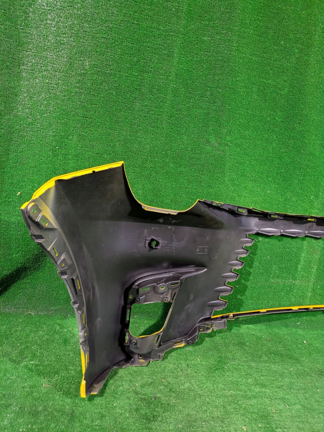 front bumper front LEXUS LBX 23- NR.Z7525