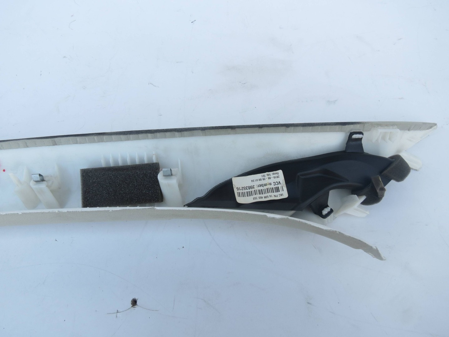 cover side SLUPKA A right front VOLVO V90 II S90 3835216