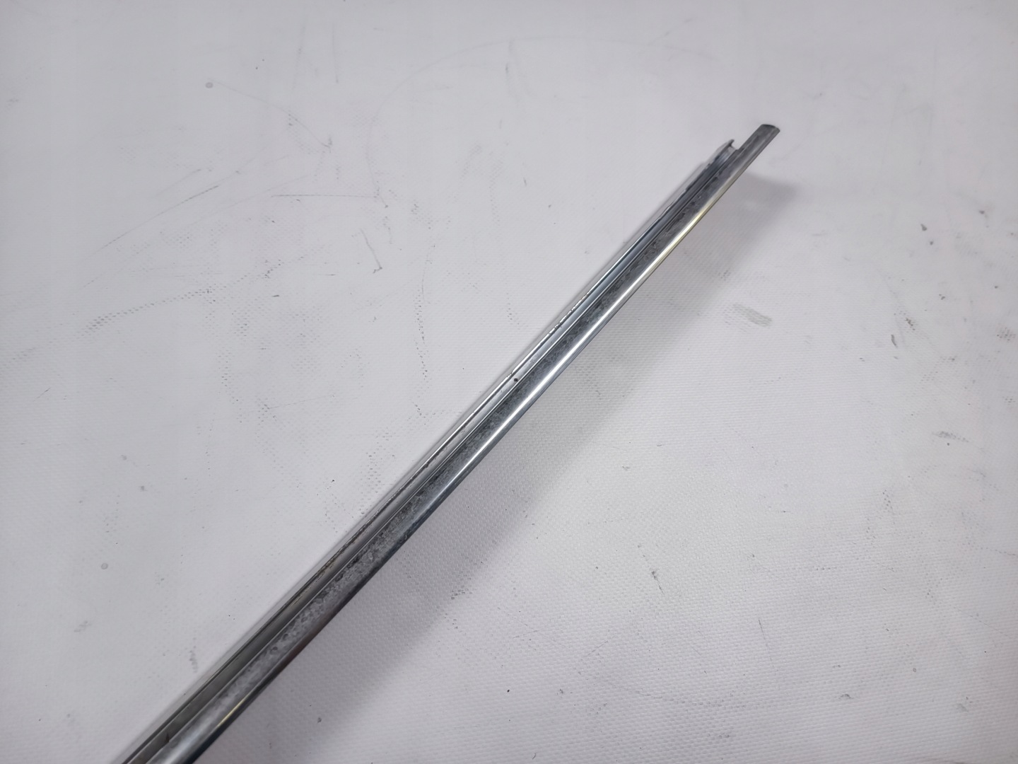 moulding chrom left nad szybe Mercedes SL R107