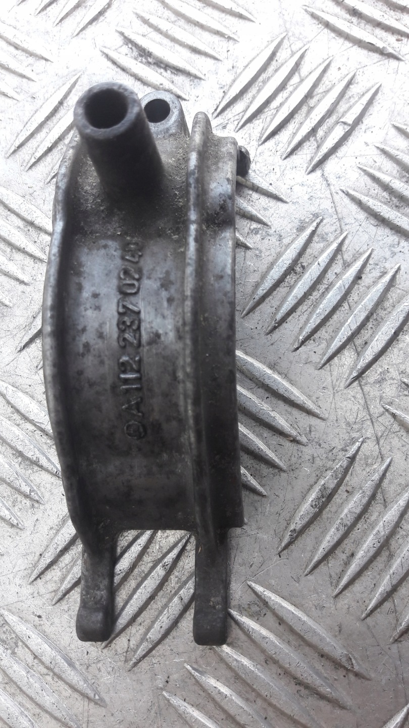 MERCEDES W220 Halter POMPY luft A1122370240