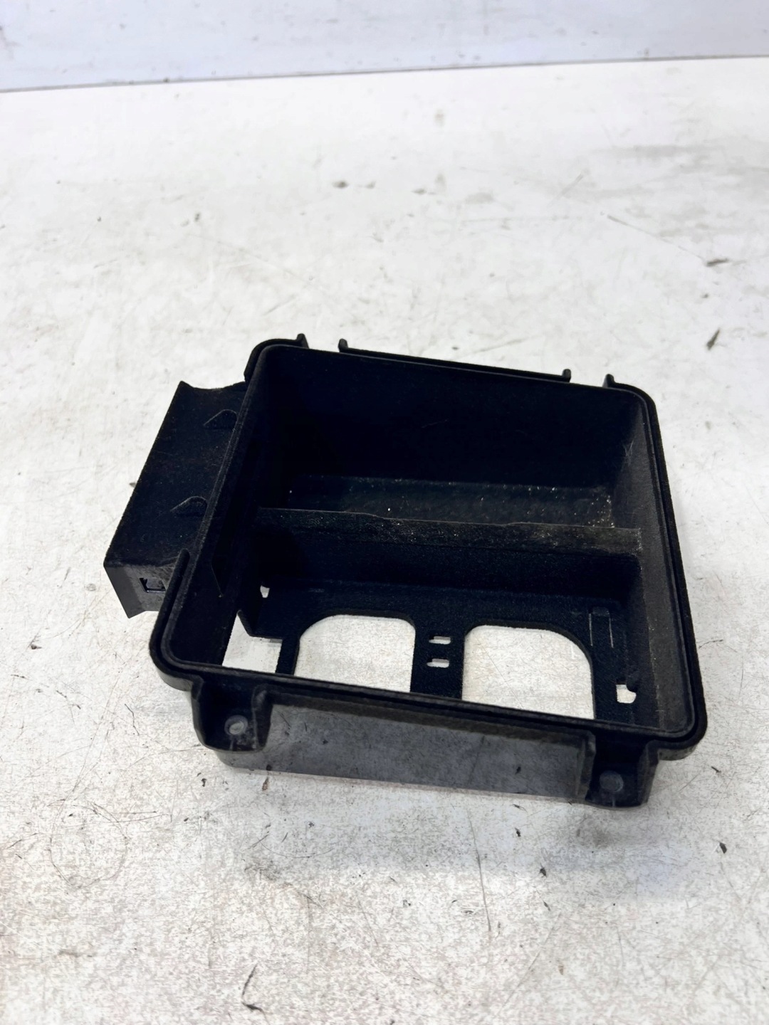 ELEMENT TUNELU SRODKOWEGO DEKOR AUDI Q7 4M 4M0864981B
