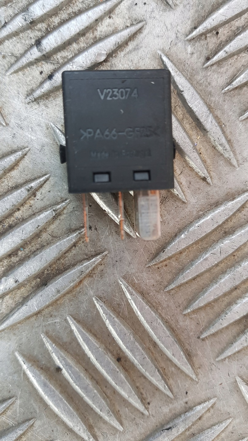 MERCEDES W220 W215 relay 0025421219