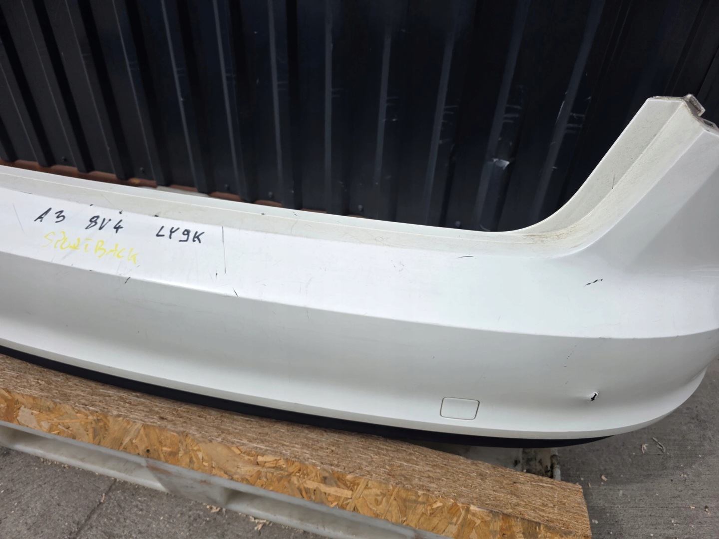 bumper rear part AUDI A3 8V SPORTBACK 5 door LY9K complete !!!