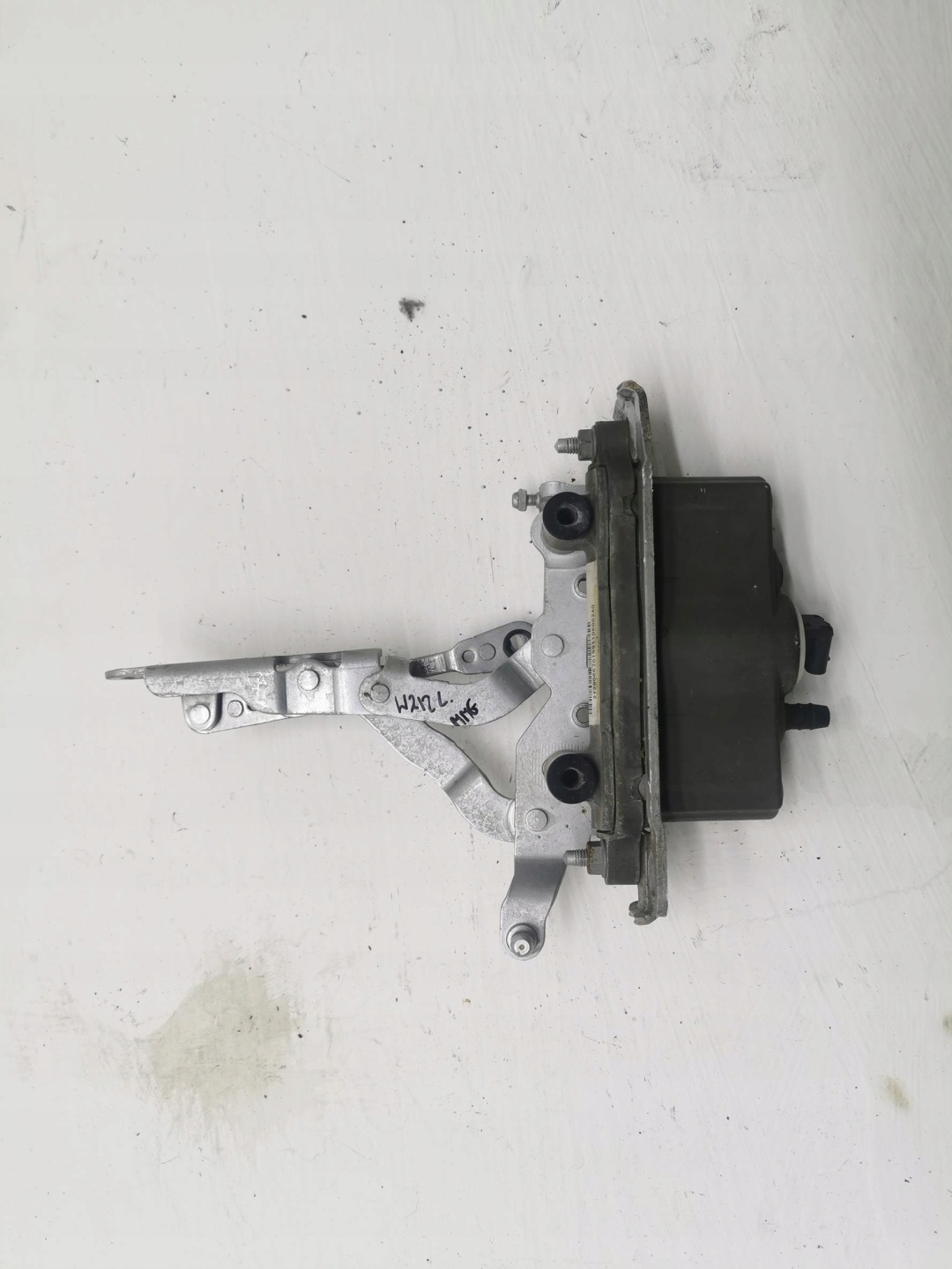NABOJ bonnets hinge left MERCEDES E-KLASA W212 775