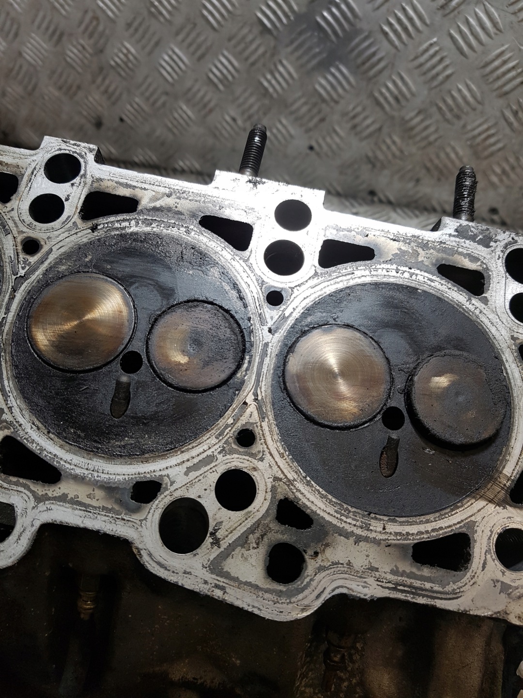 head. complete VOLKSWAGEN PASSAT B5 038103373R