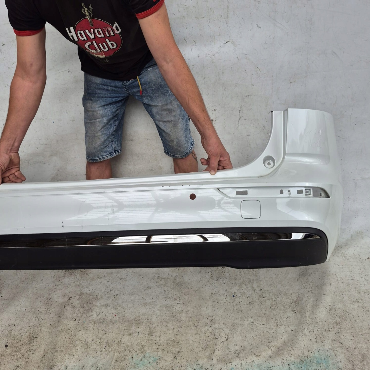 VOLVO V60 II 2 18- bumper rear part rear PDC