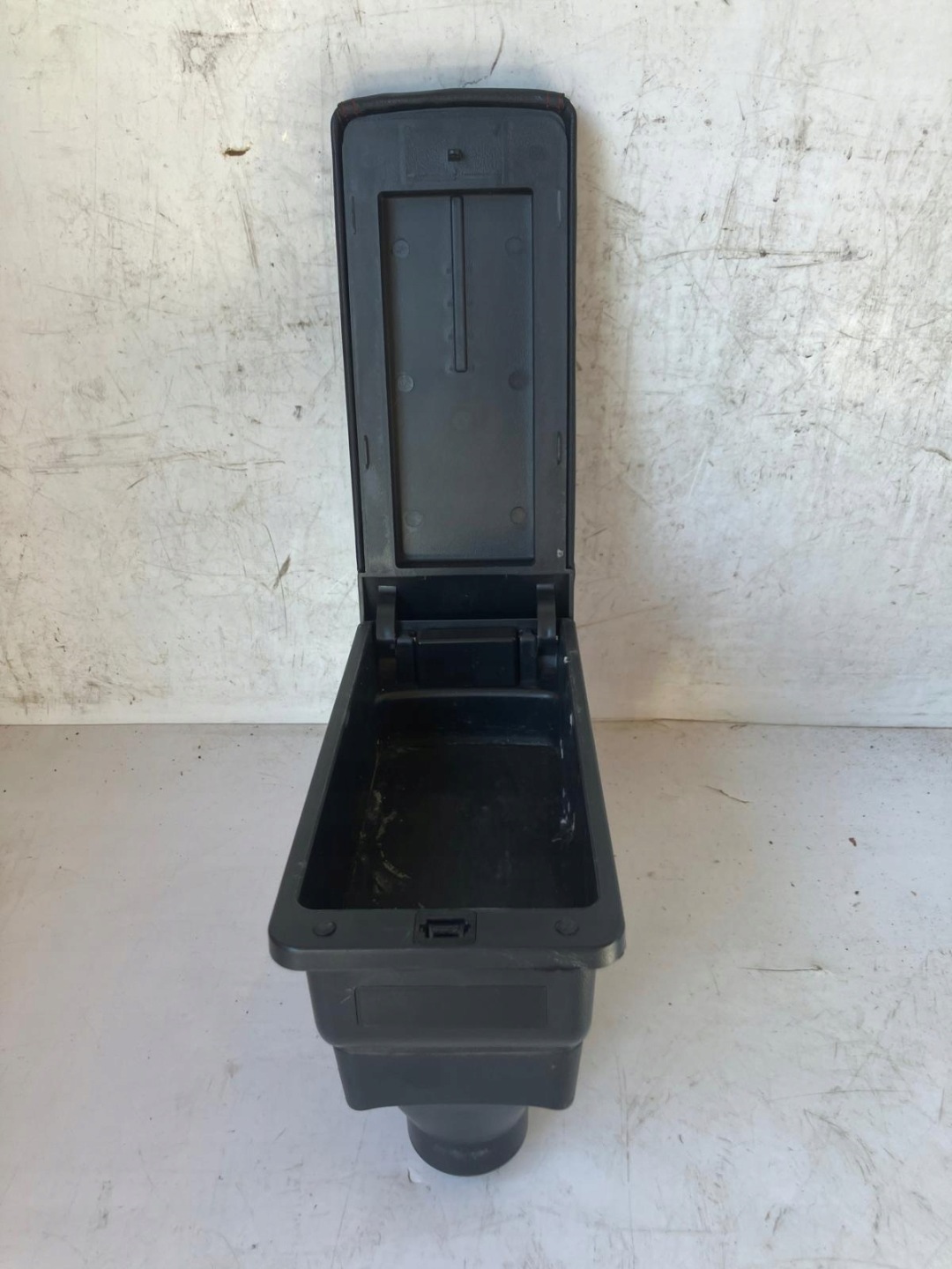 armrest PEUGEOT 208 and leather