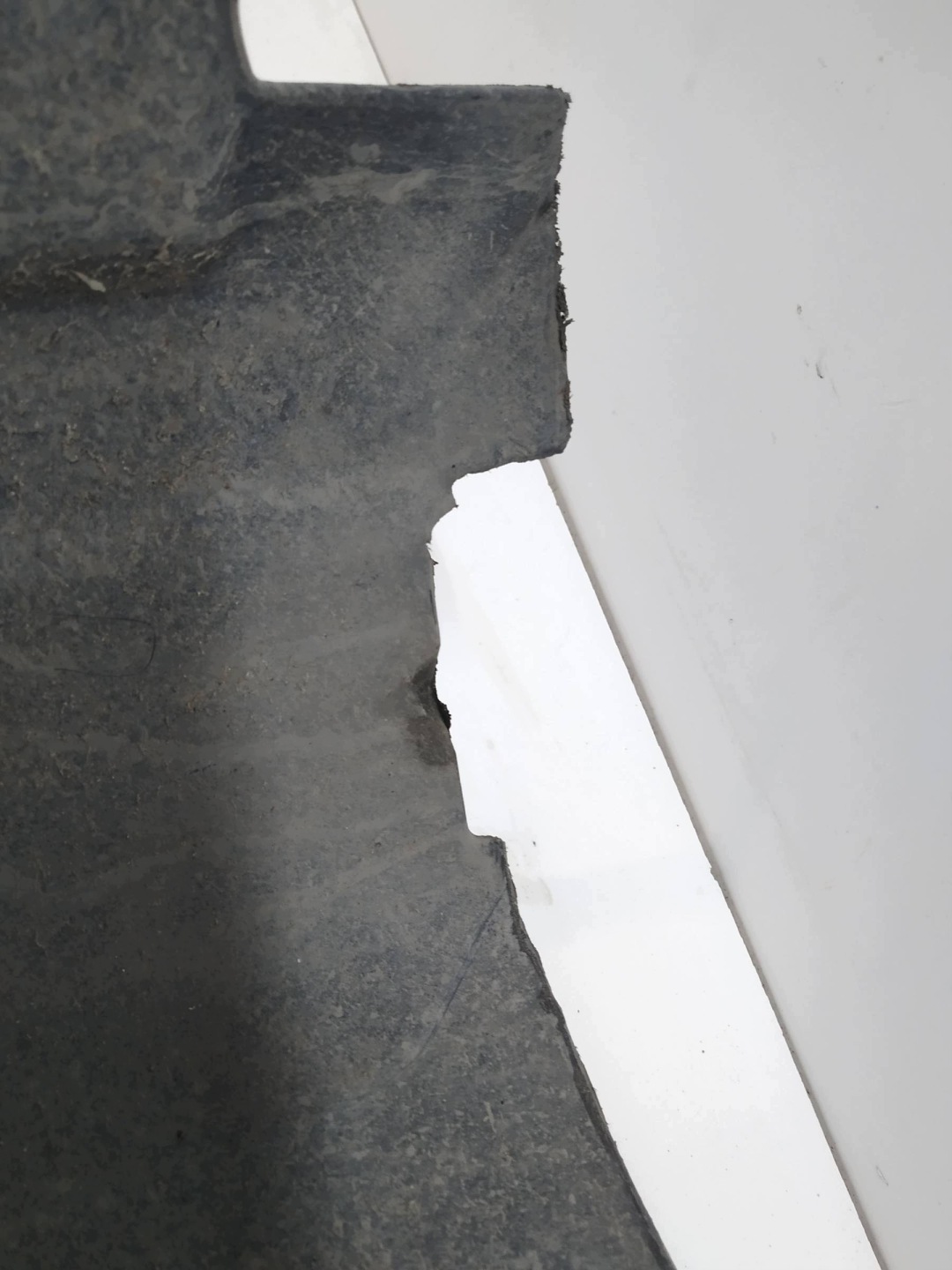 mudguard right front V50 30678144 Volvo S40 and (1995-2004)