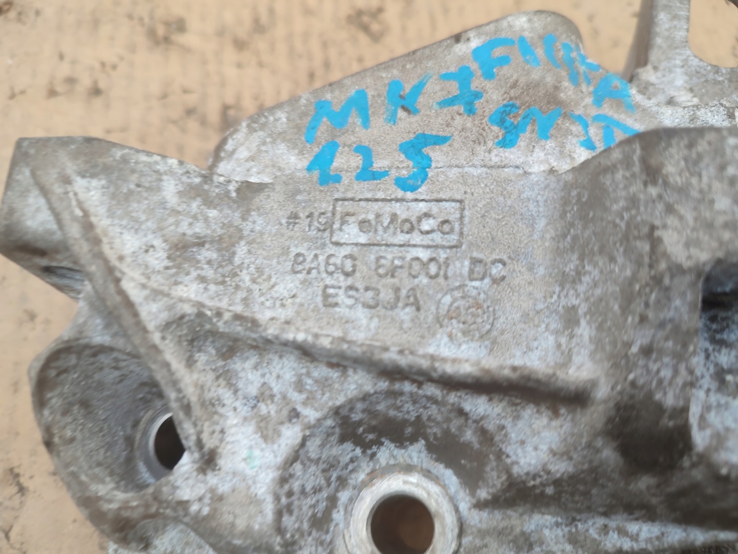 Supporto staffa Motore Ford Fiesta B-Max MK7 8A6G-6F001-DC