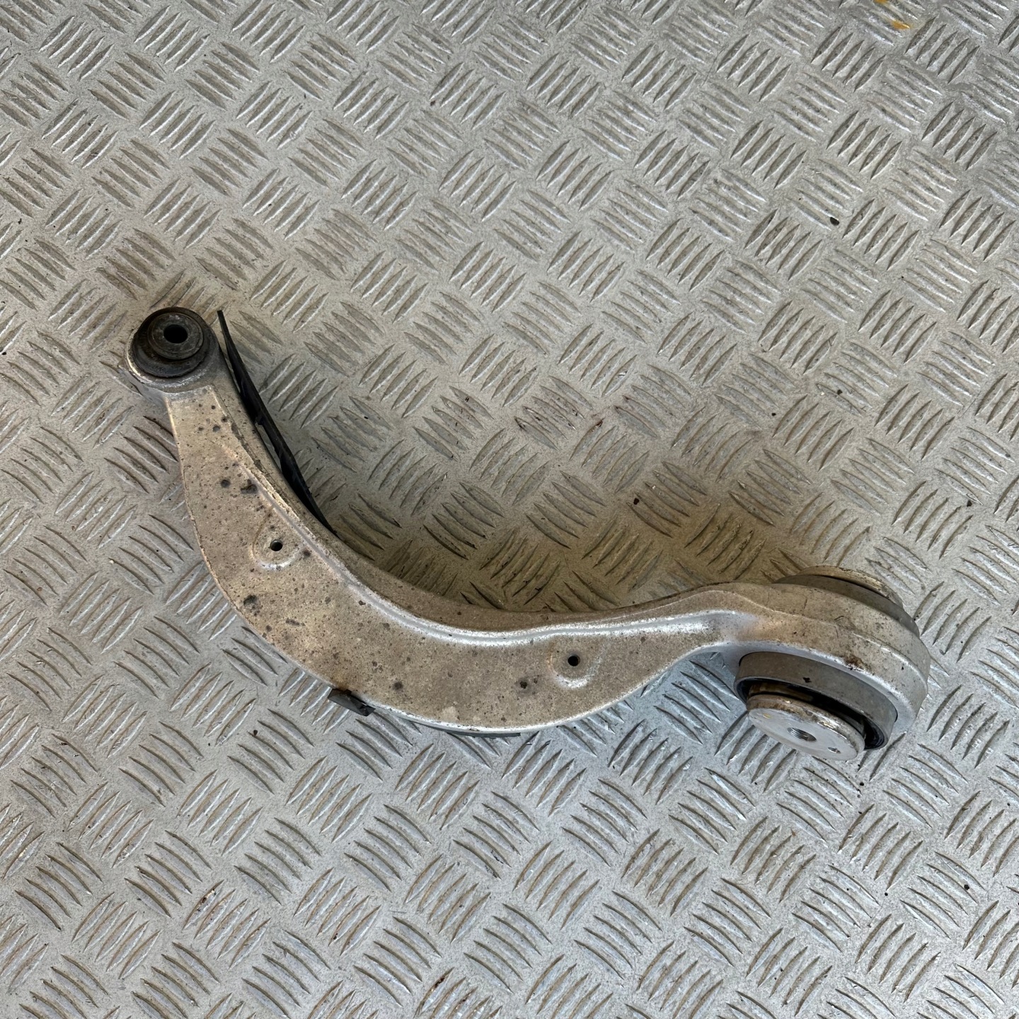 arm front left JAGUAR XE 2.0 DIESEL 2015 ROK