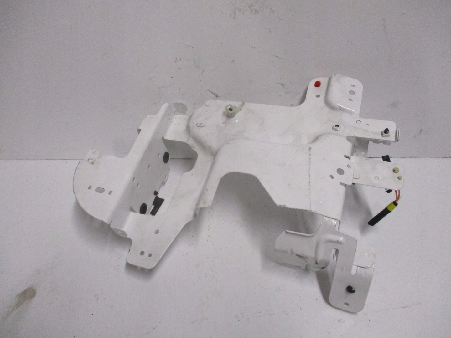 CONSOLE SUPPORT PLAQUE RANGE ROVER EVOQUE BJ32-14A301-B