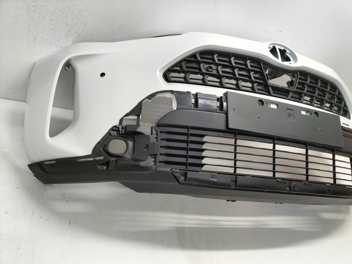 front bumper front TOYOTA YARIS CROSS 20- ADVENTURE