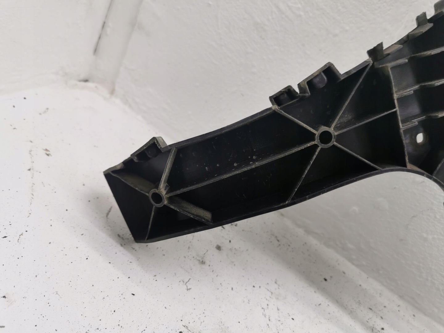 bumper bracket S-LINE left rear part AUDI Q7 and 4L 05-09