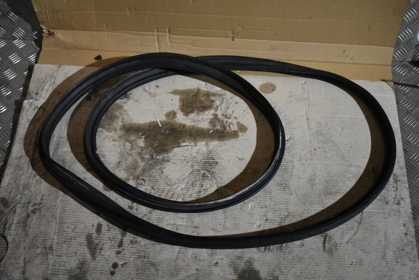 gasket bonnet boot MERCEDES W213 KOMBI 1