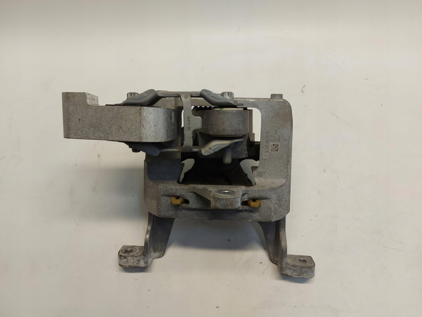 engine mount right A2432402200
