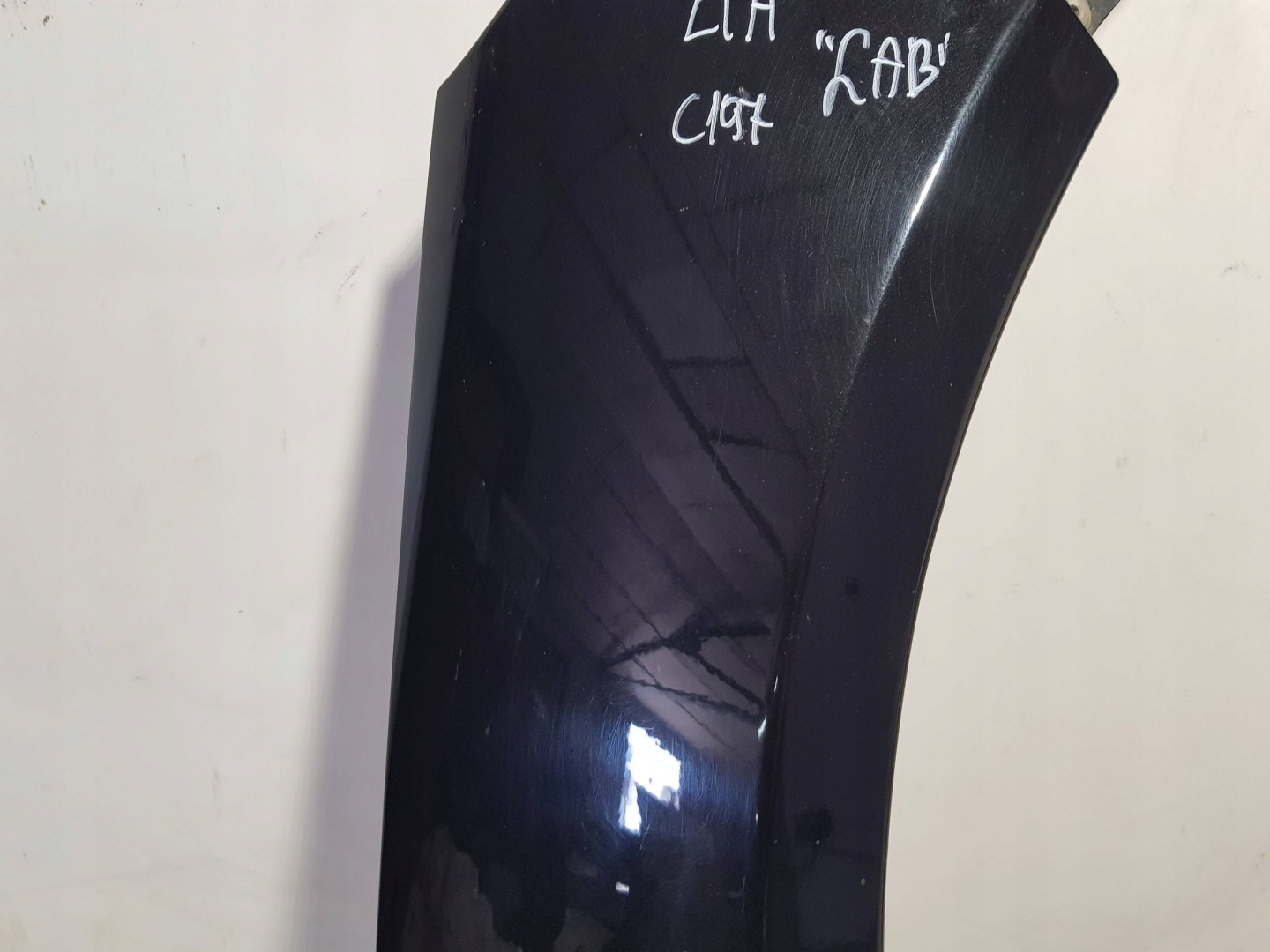 fender front right Mercedes R W251 LIFT C197