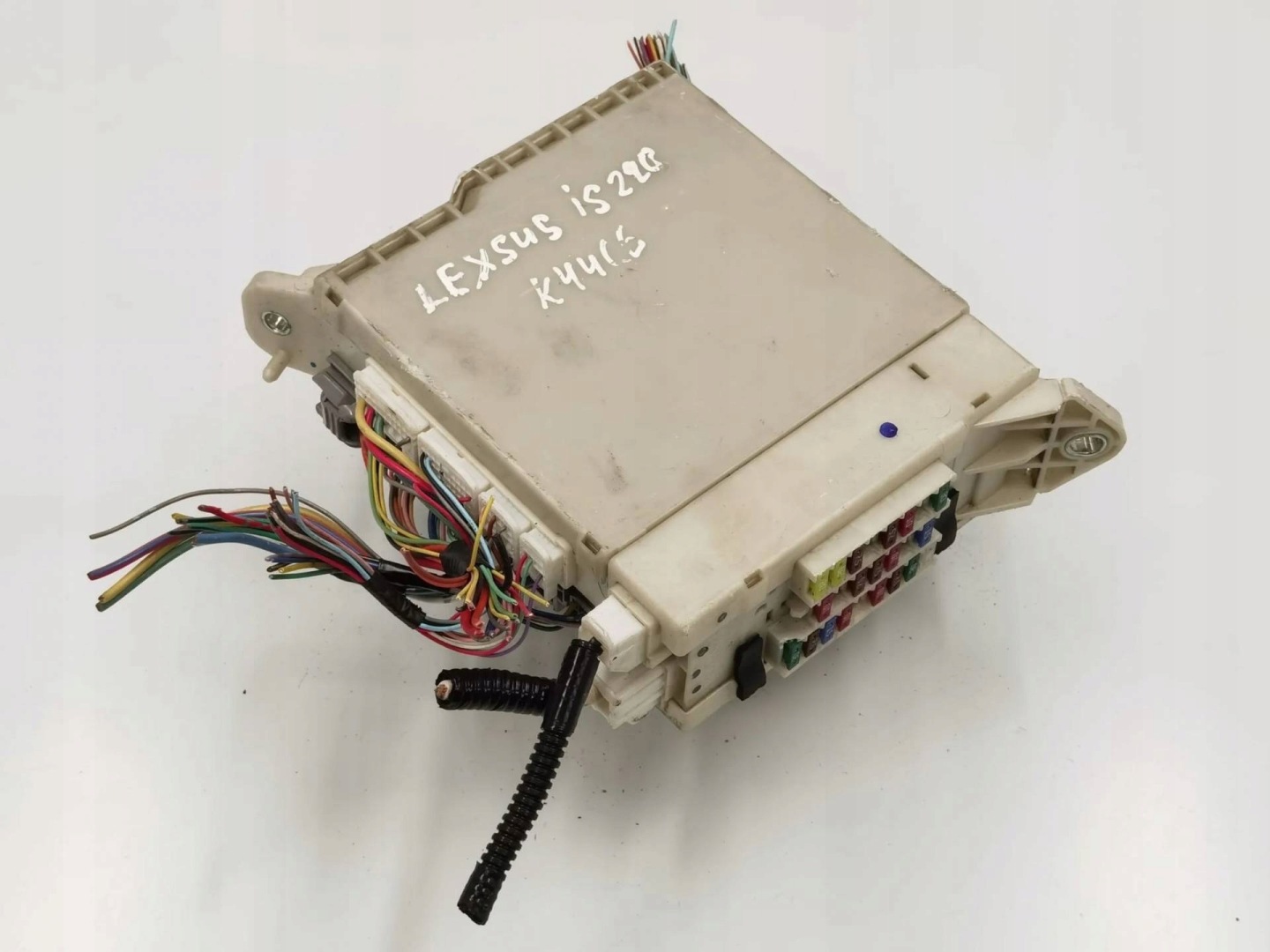 Module fusibles Lexus IS 2 XE20 2007 8273053050