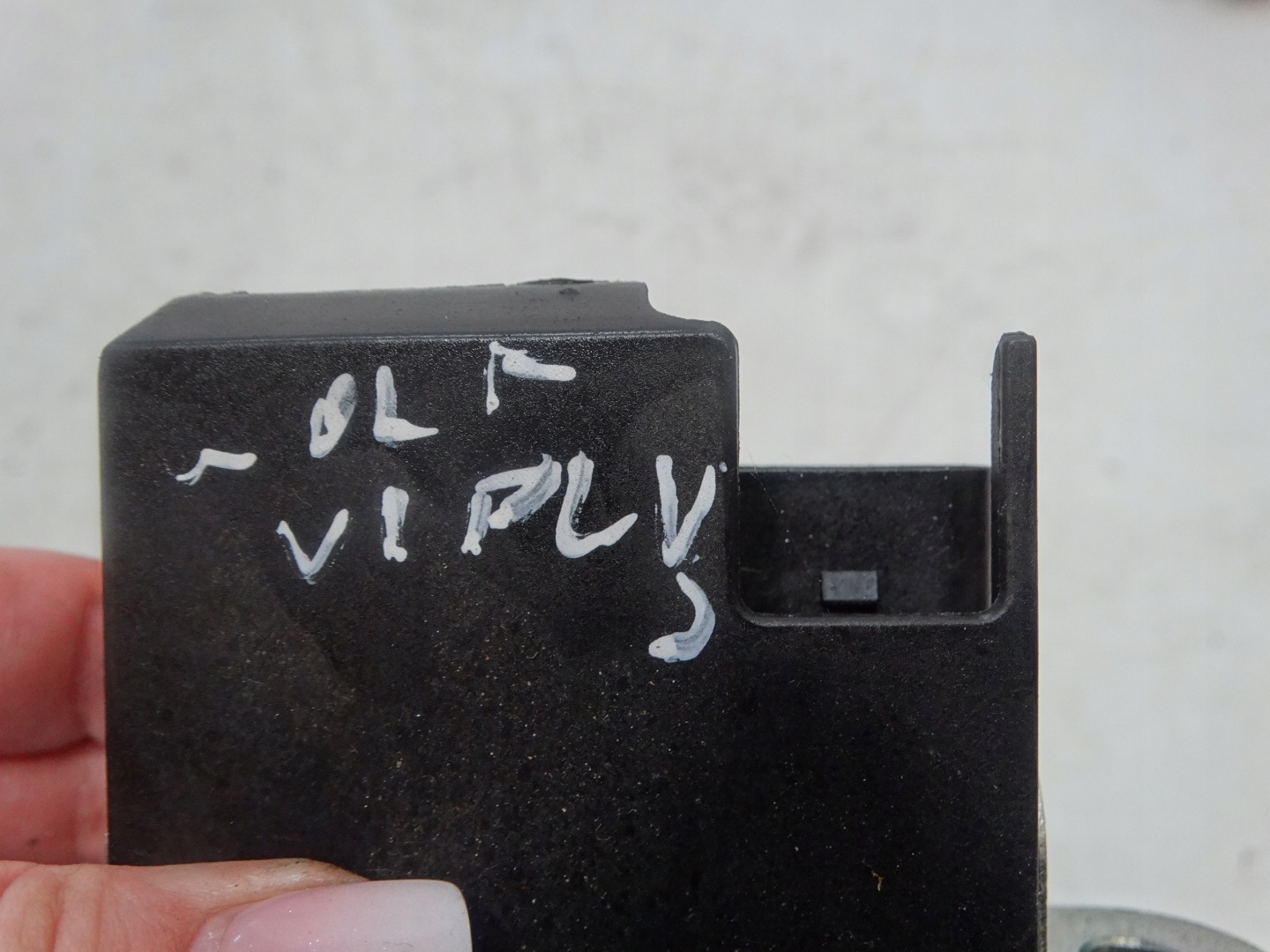 lock bonnet boot rear part VOLKSWAGEN GOLF VI plus LIFT 5M0827505E