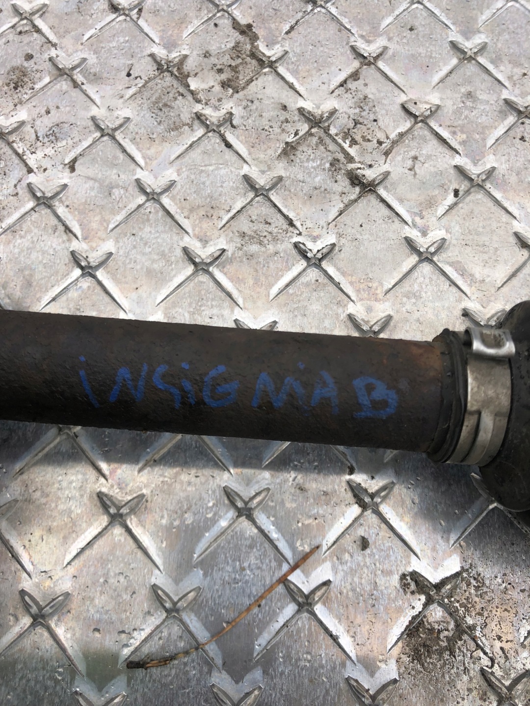 semi-axis left OPEL INSIGNIA B 84138325