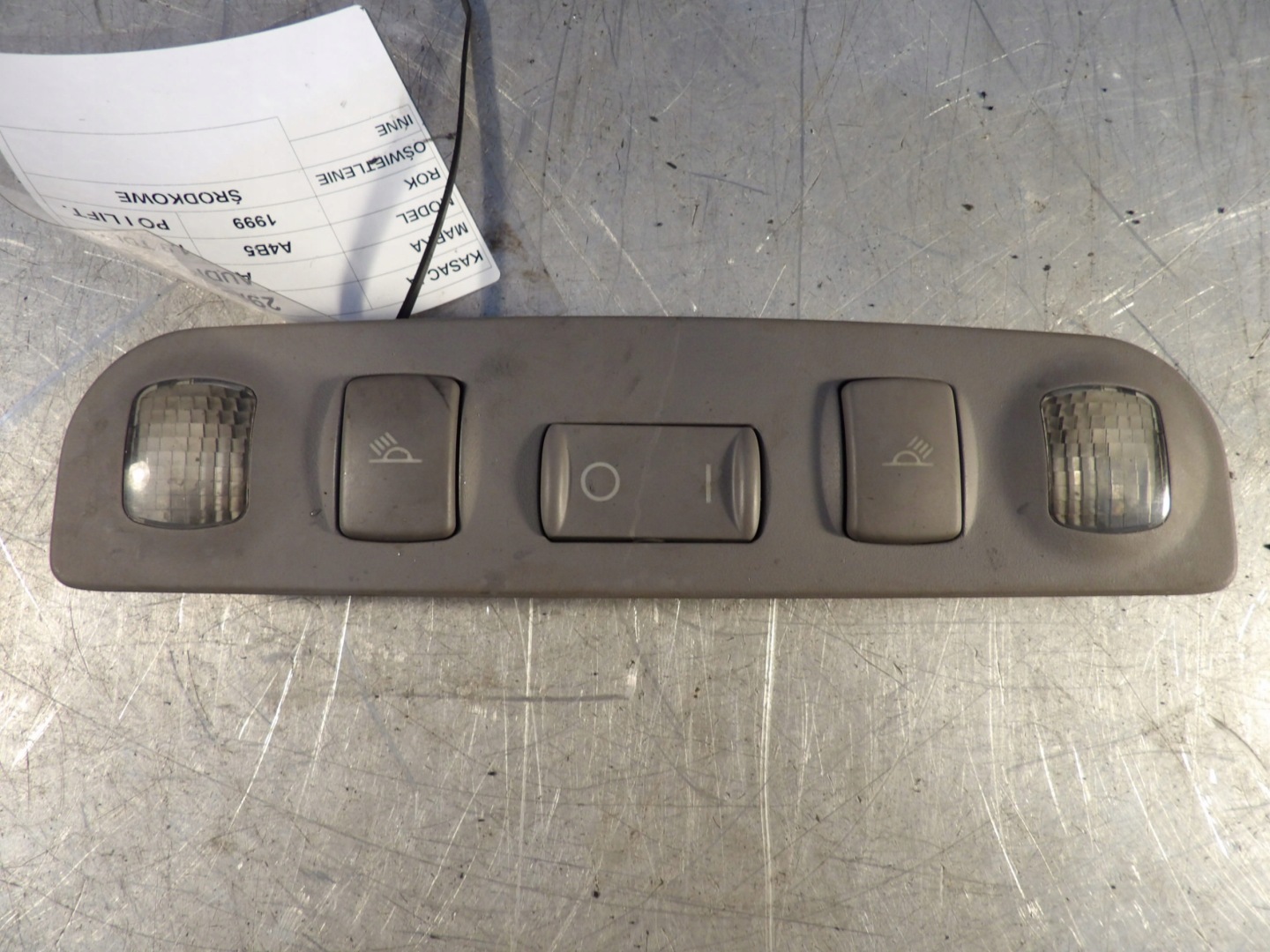 Oswietlenie cabs Audi A4 B5 FL 8D0947111AA