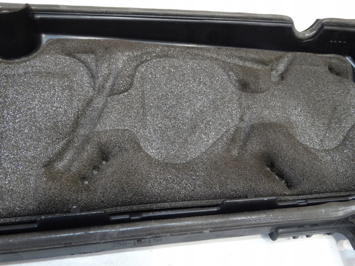 Abdeckung der Ventile RENAULT SCENIC III 2.0 DCI 09-13R. 8200805844
