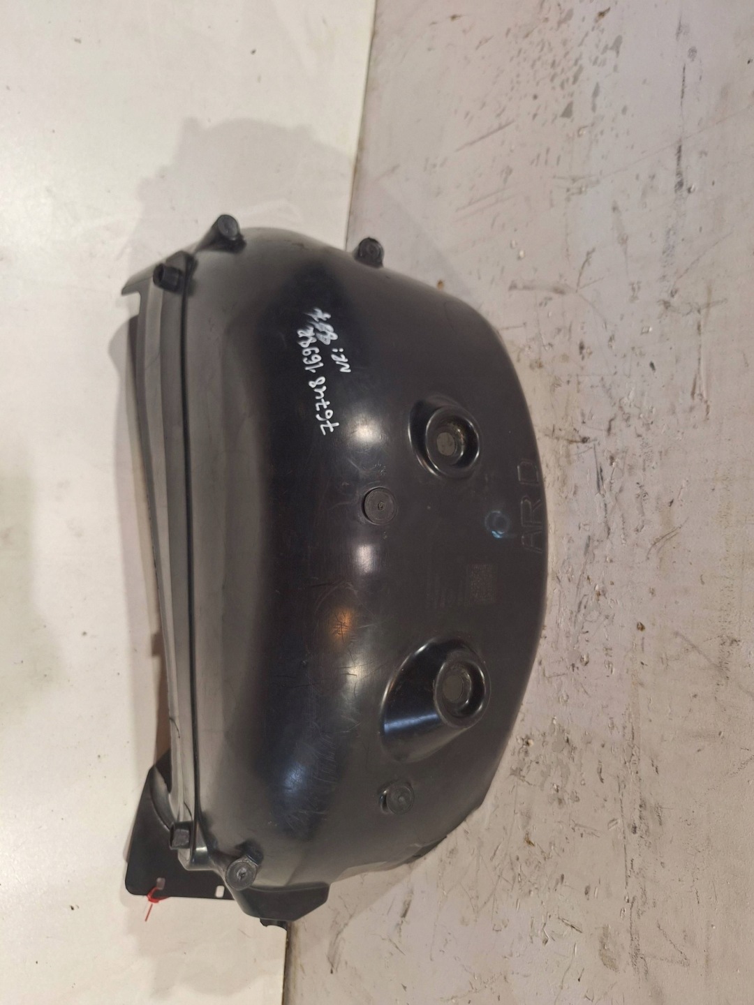 mudguard right rear part 767481698R RENAULT TRAFIC III VIVARO B 14