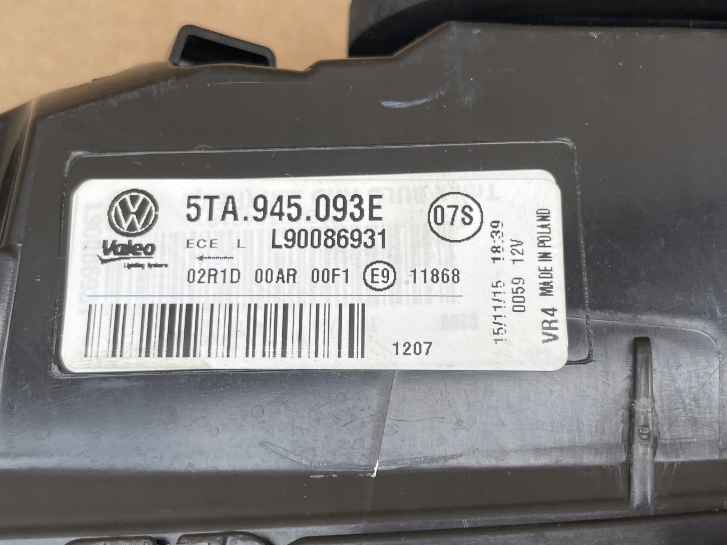 light VW TOURAN 2015-2024 R 5TA945093E left original as new