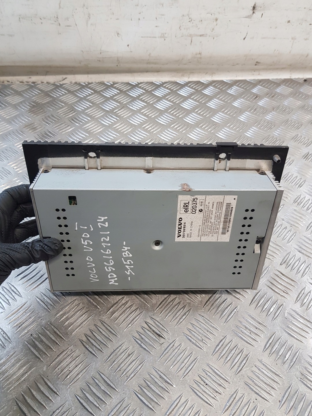 amplifier RADIA 30732824 + module navigation devices 30679781 VOLVO V50 and 04R