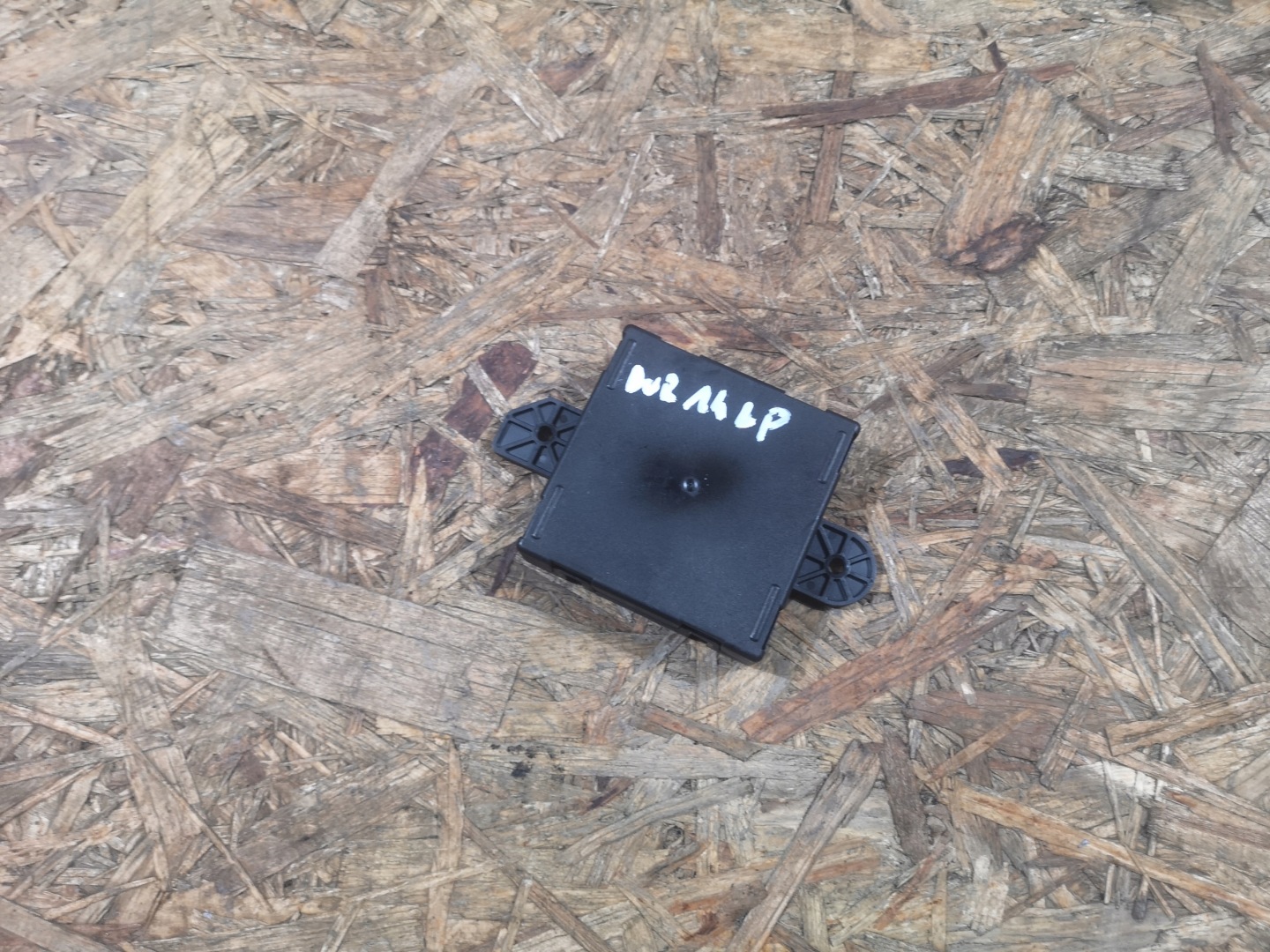module control unit door of left Dodge Durango 2014 +
