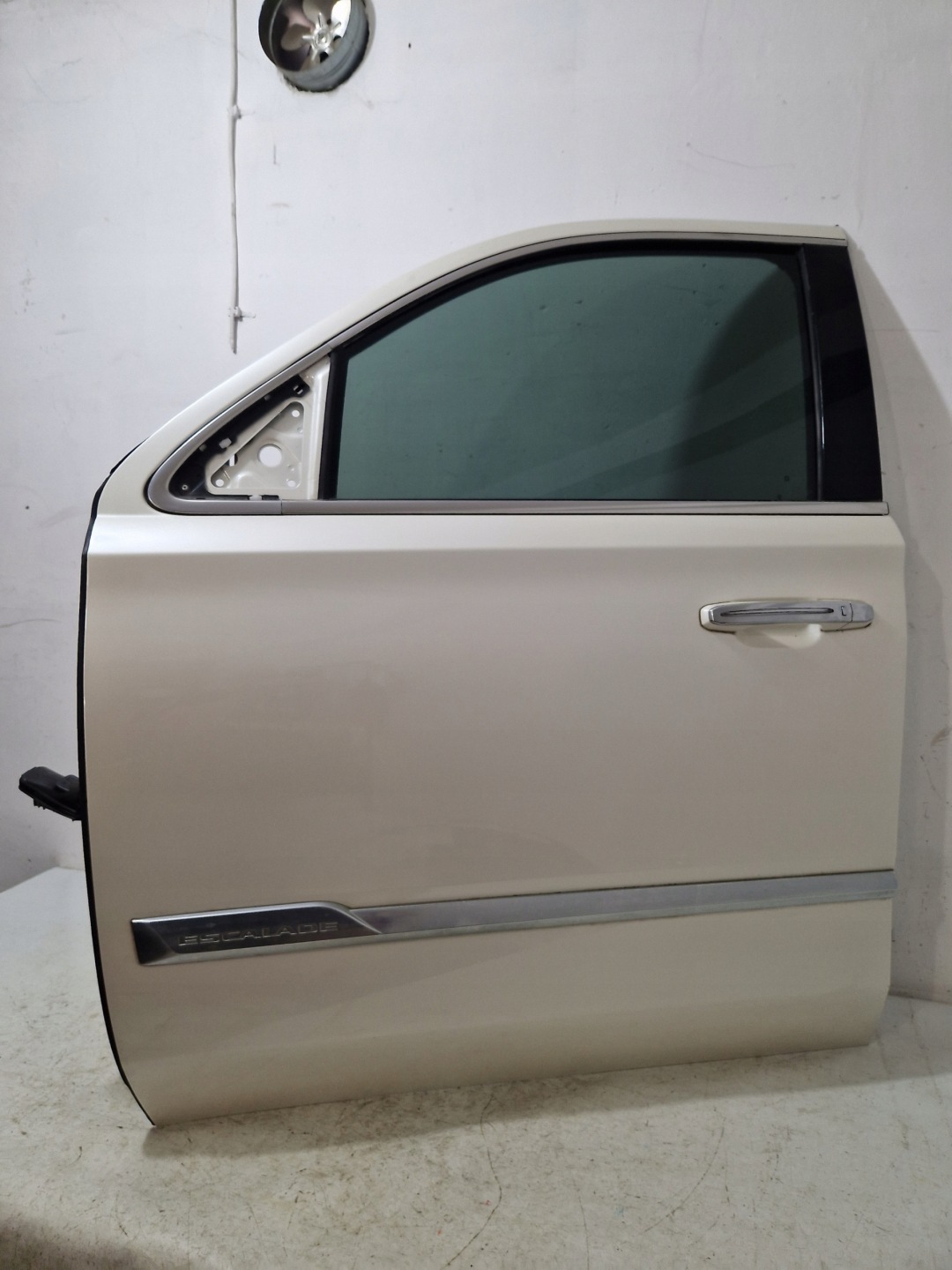 CADILLAC ESCALADE IV 2015 - door left front front complete BNG