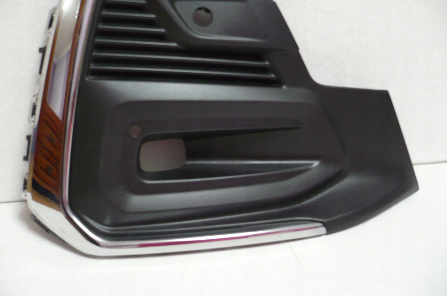 FORD TOURNEO CONNECT III grid of a bumper right front 22->