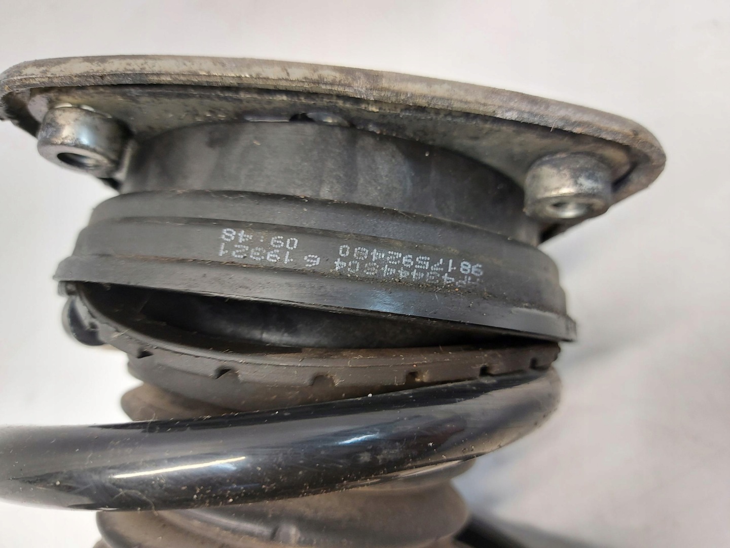 PEUGEOT 508 II 1.6 EH shock absorber front left aktywny
