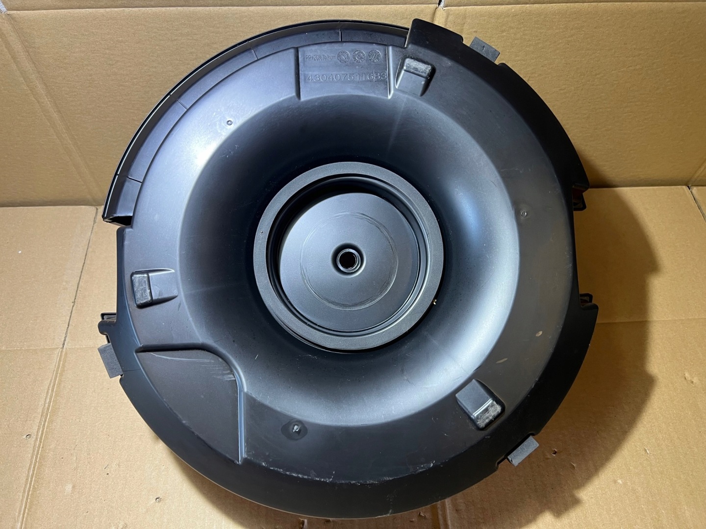 AUDI Q5 80A speaker SUBWOOFER bang OLUFSEN 80A035382A