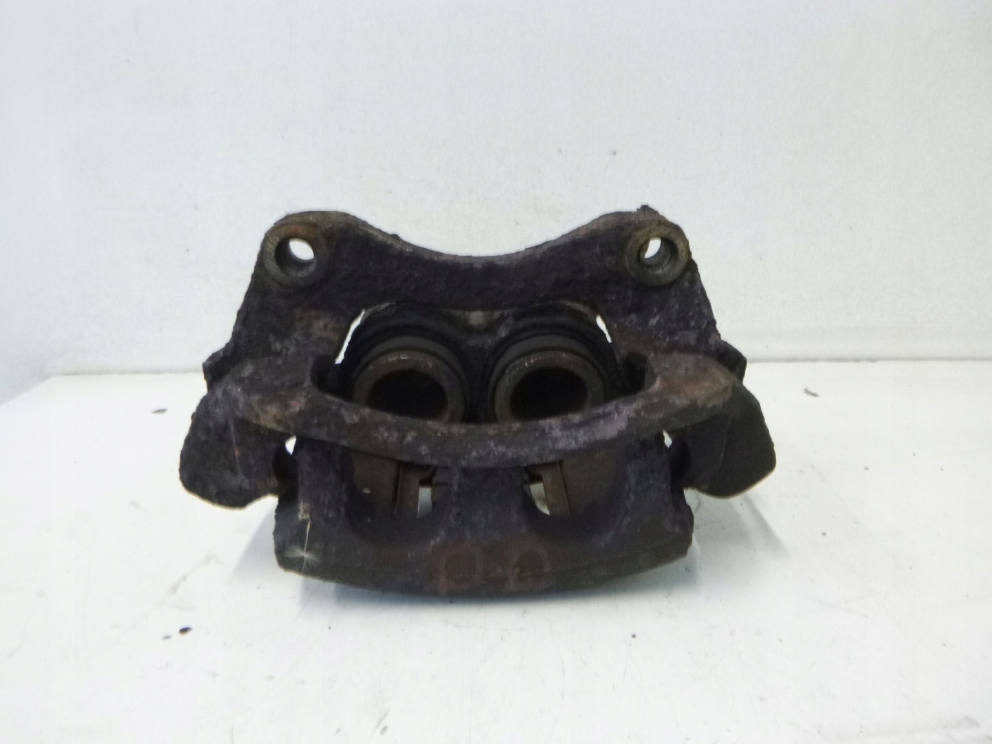 caliper brake front Opel Movano 1.9 DTI 2003