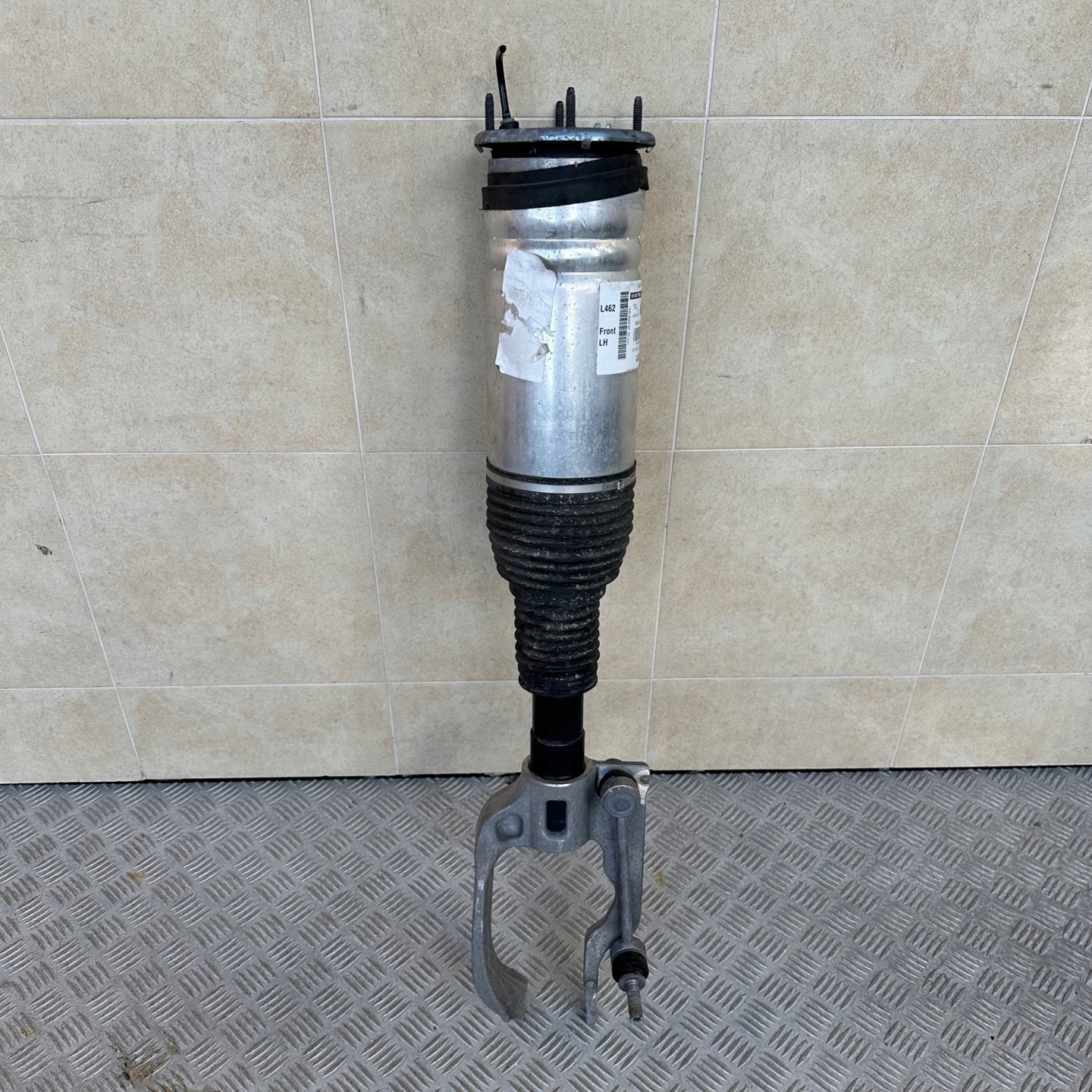SHOCK ABSORBER FRONT LEFT LAND ROVER DISCOVERY V 3.0 DIESEL 2017 ROK