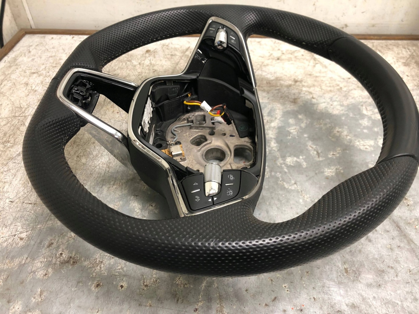 lenkrad Leder MULTIFUNKCJA GRZANA SKODA OCTAVIA IV SUPERB VRS 5E3959542E