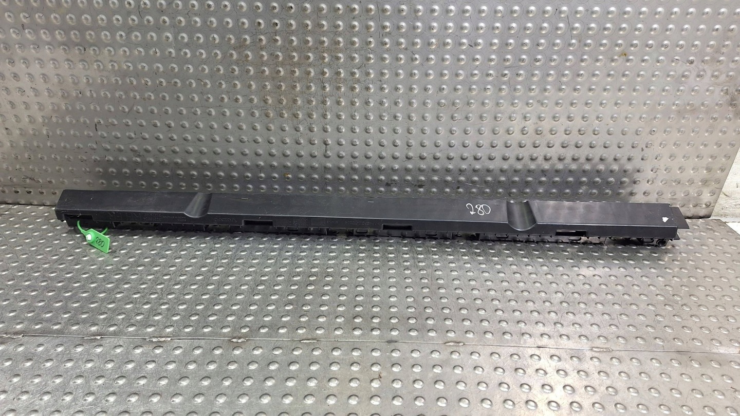 support holder mouldings PROGOWEJ right front 32216524 VOLVO XC90 II