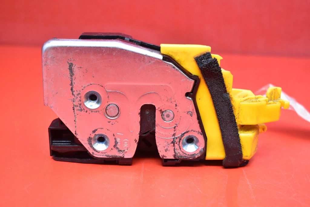 lock door left front front EU 81310-A2400 KIA CEED 2 II KOMBI 15-18