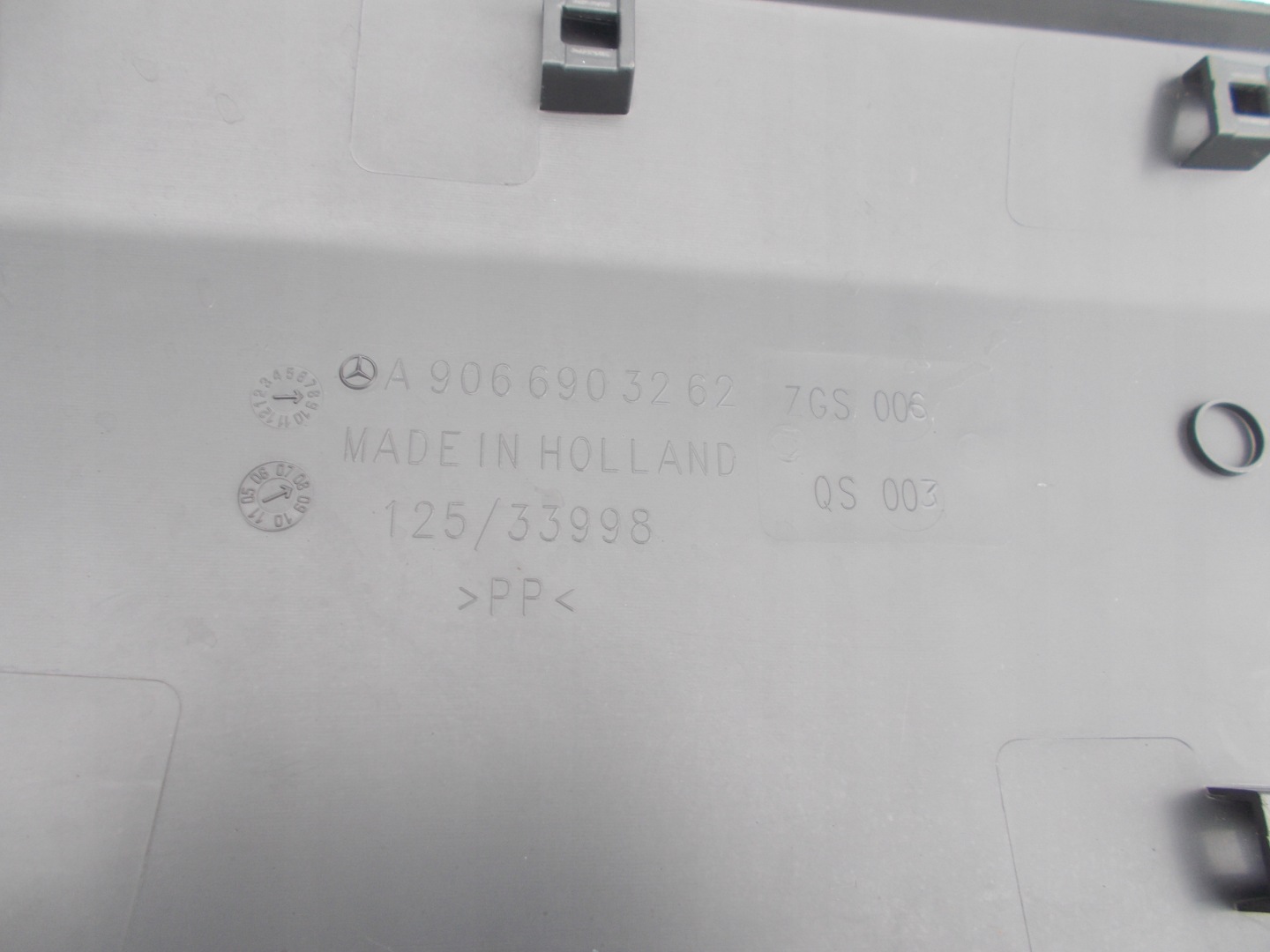 Mercedes Sprinter 906 VW Crafter listwya plastics side bodywork rear part L R