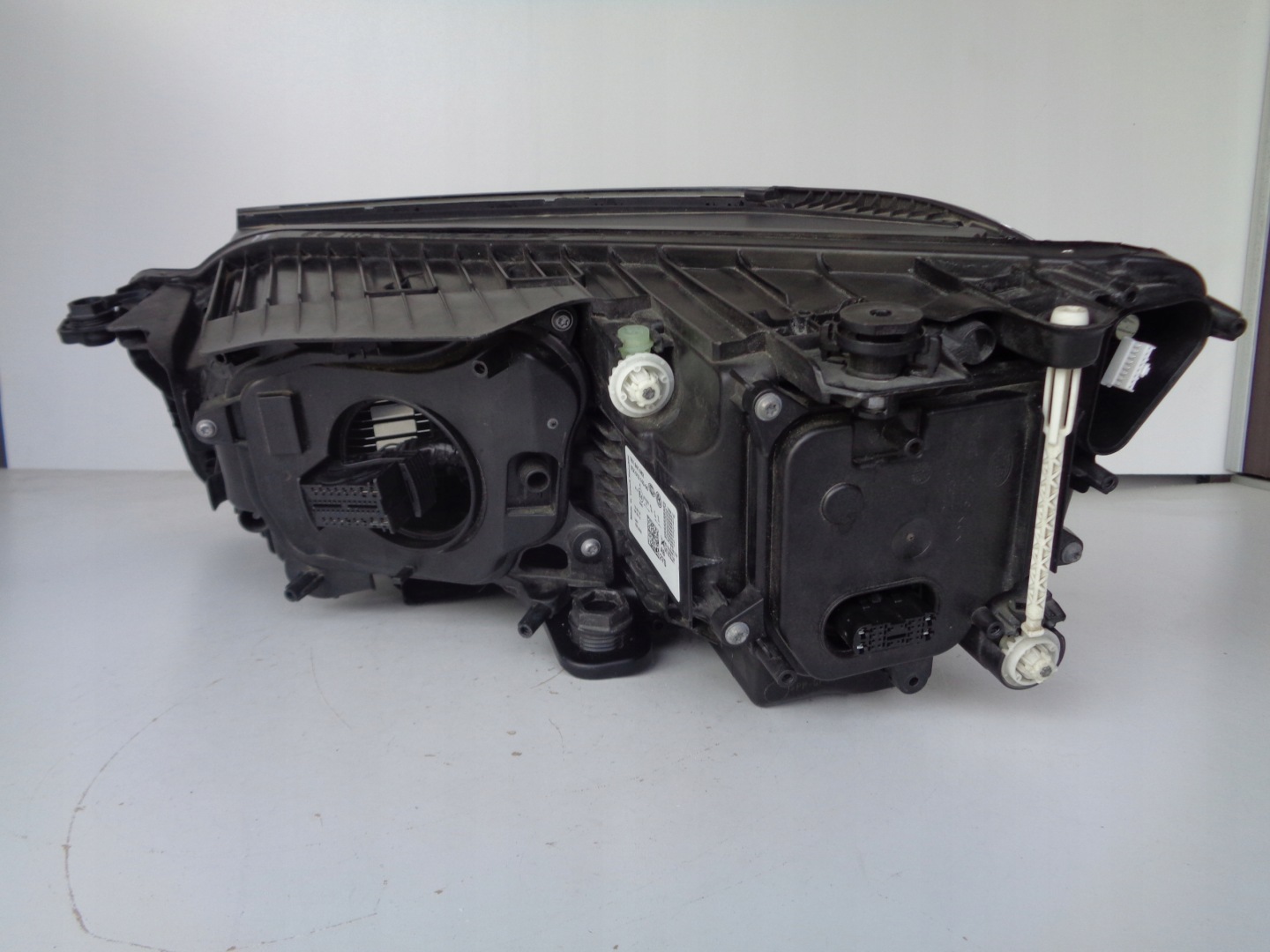 light right REFLEKTOR VW TOUAREG III 760 18- FULL LED