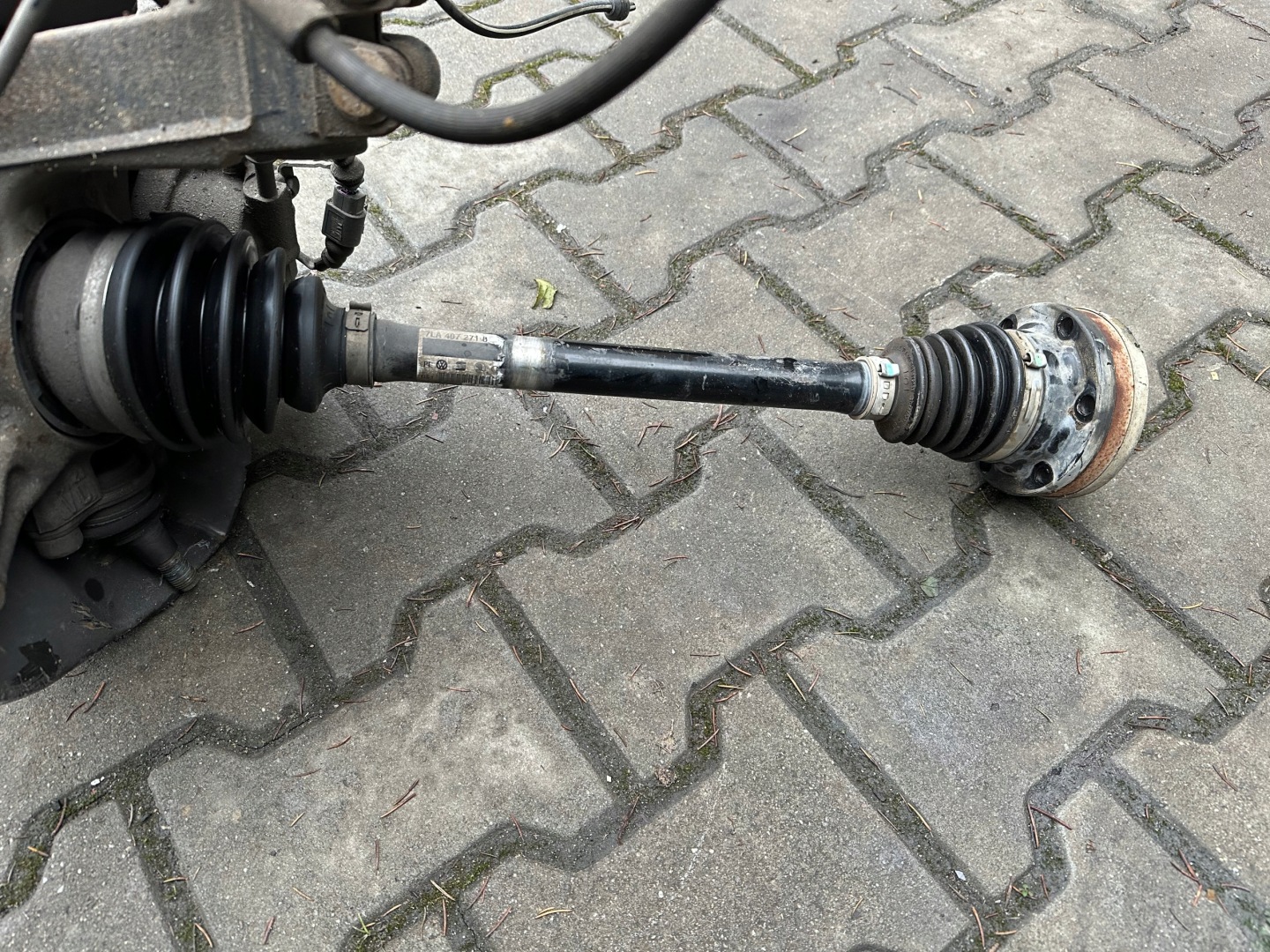 semi-axis left VOLKSWAGEN TRANSPORTER T6.1 2.0 TDI 7LA407271B