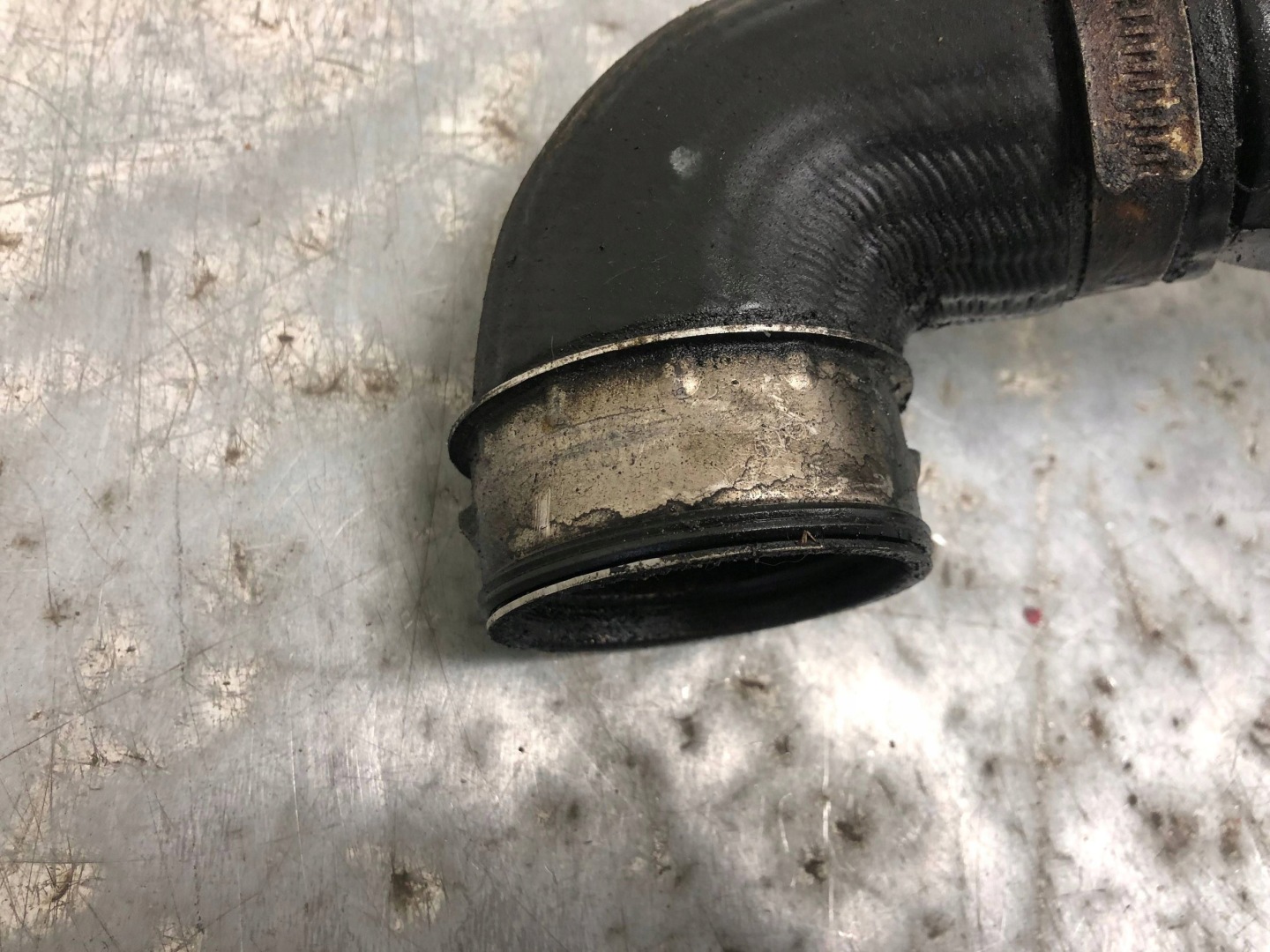 cijev prijenos interkulera VW PASSAT B5 8E0145762B 038906051C