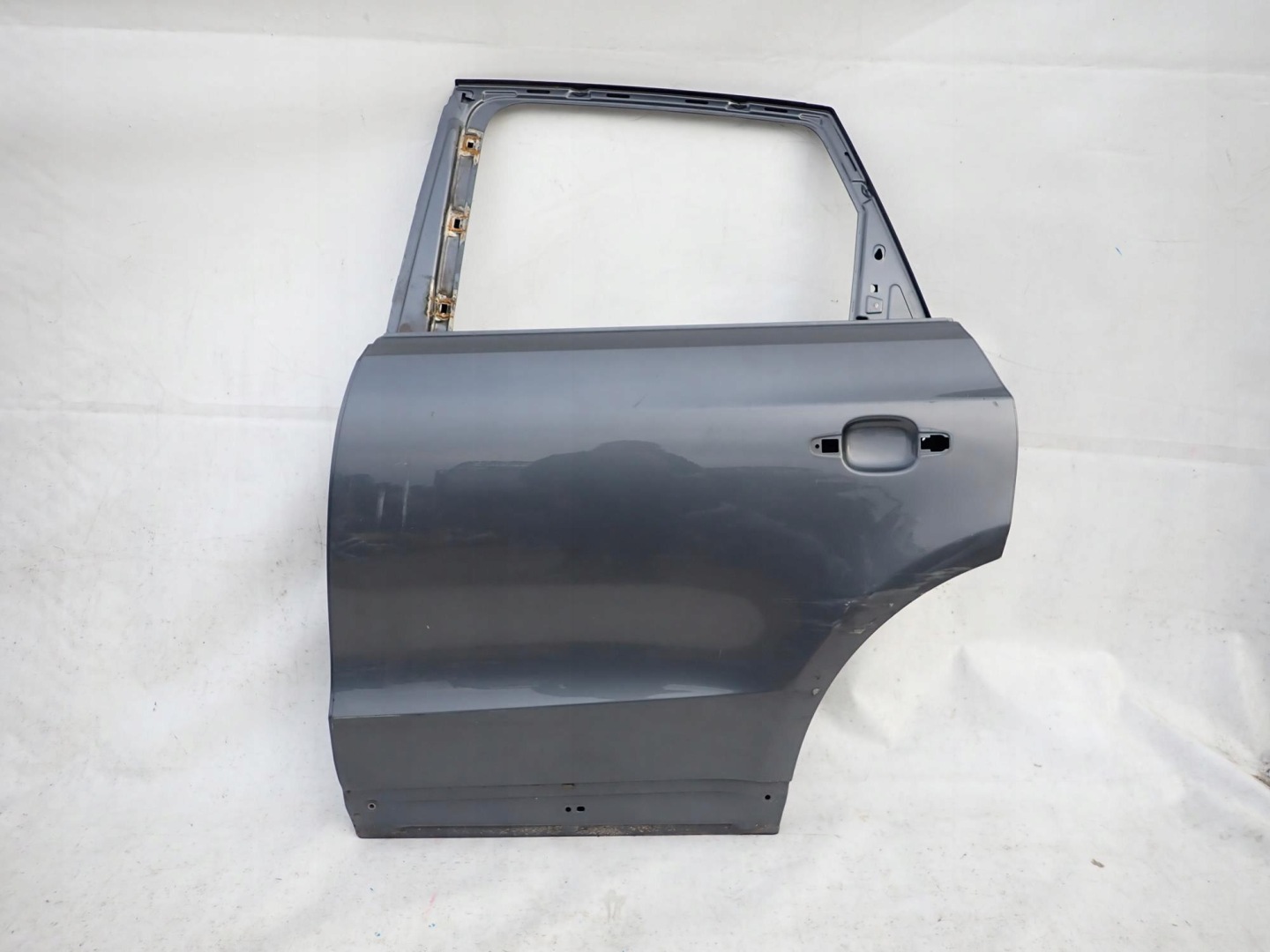 AUDI Q5 and 1 8R 08-16 door rear part rear. left