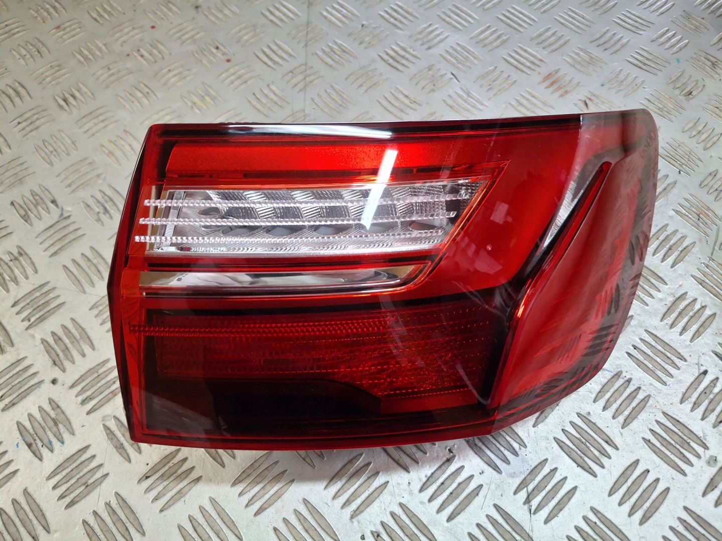 light rear right NAROZNA LED AUDI A4 B9 LIFT KOMBI 2019R->
