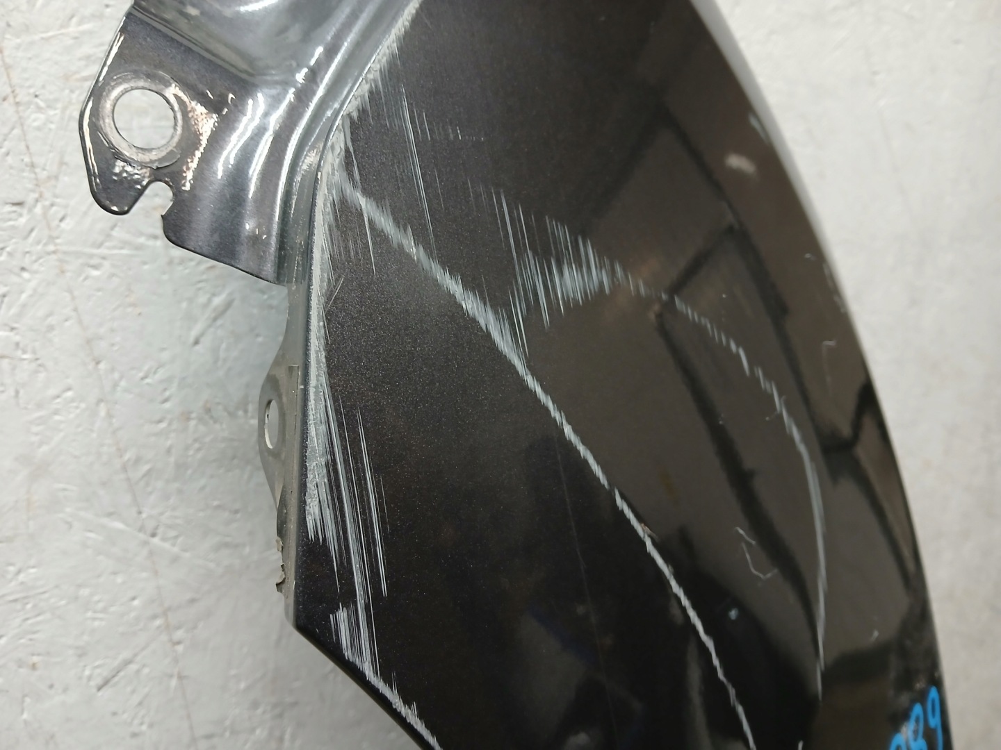 fender front left MAZDA V 5 10