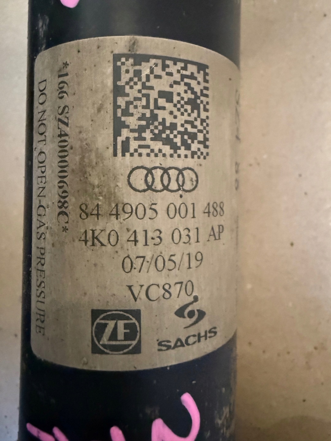AUDI A6 C8 2.0 TDI shock absorber right front front 4K0413031AP 4M0413038